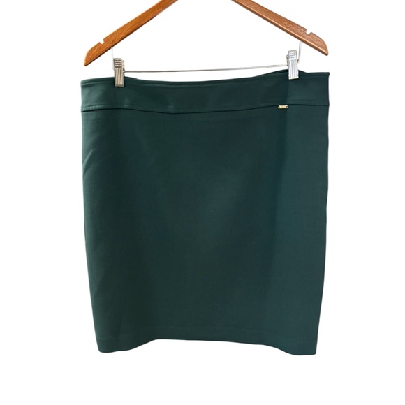 Tahari Arthur S Levine Dresses & Skirts - Tahari Straight Pencil Skirt - Hunter Green Size 16